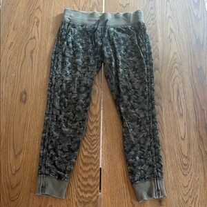 Women’s Lululemon Camouflage Jogger Pants